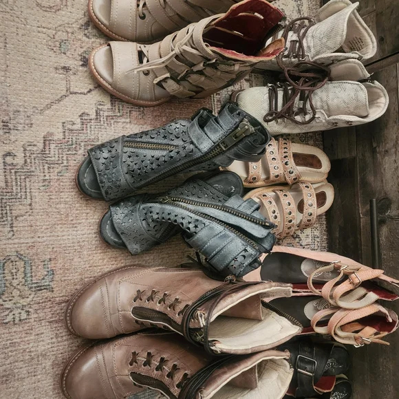 Freebird by Steven Black Leather Buckle Sandals - 7 PAIR BUNDLE - Picture 10 of 12